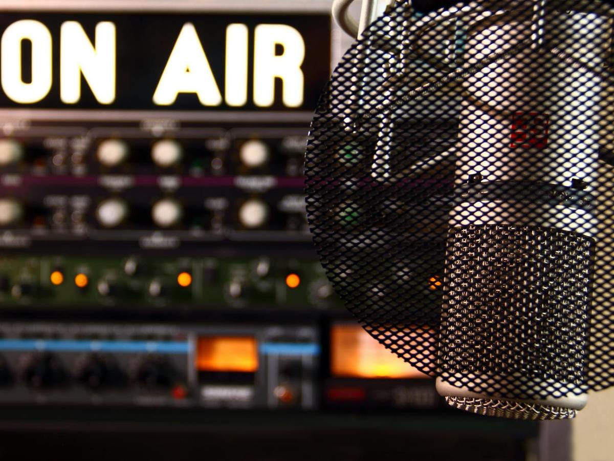 Op de radio met mijn boeken en&nbsp;muziek